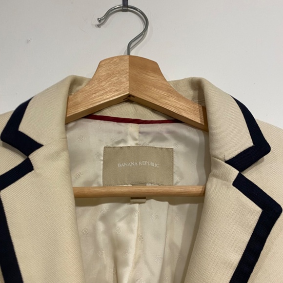 Banana Republic Tipped One Button White Light Academia Preppy Blazer size 2 - Picture 4 of 4